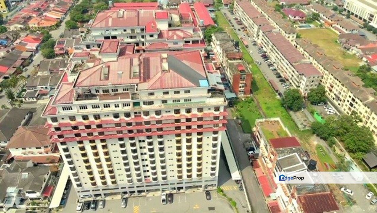 Straits Court Condominium Pasir Emas, , 