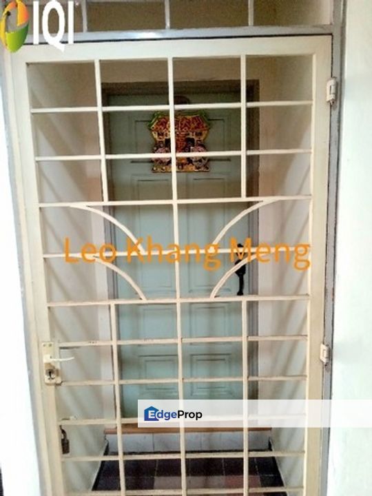 Straits Court Condominium Pasir Emas, , 