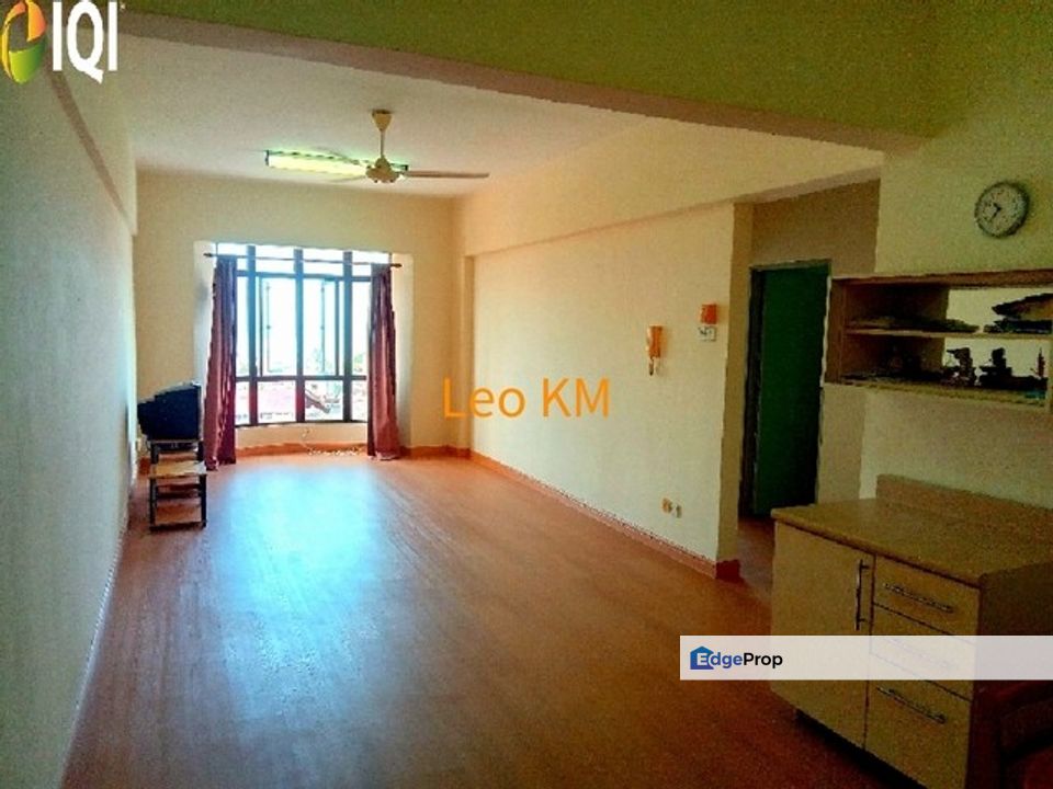 Straits Court Condominium Pasir Emas, , 