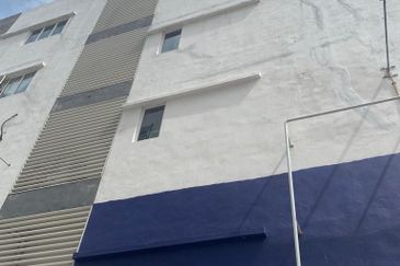 5 Storey Corner unit Shop-Office with Lift