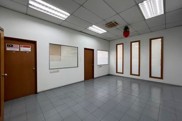 Taman Berkeley Klang 2nd floor Building for Rent