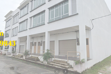 3 Storey Shop Office @ Kemaman, Terengganu for Sale