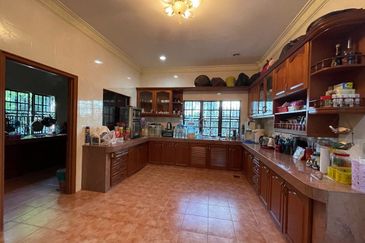 Bungalow House at Kuchai Lama for Sale