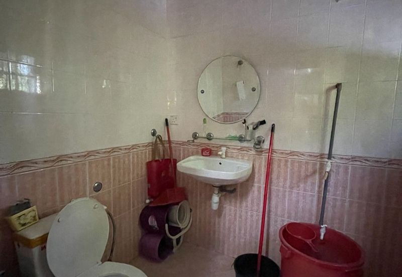 Bungalow House at Kuchai Lama for Sale