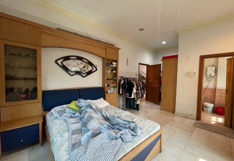 Bungalow House at Kuchai Lama for Sale