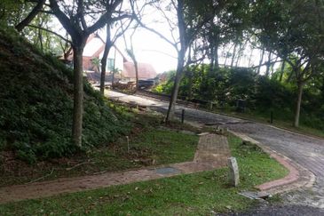 Slope land bungalow @ Country Heights Damansara for Sale