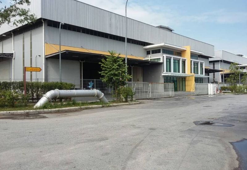 North Port, Port Klang Semi D's Warehouse for Rent