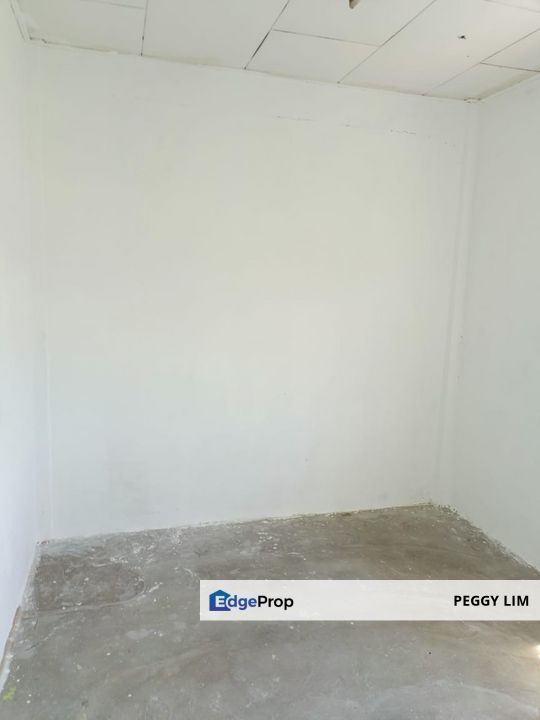 Low-Cost Flat For Sale At Pangsapuri Mawar, Bukit Serdang, Selangor, Seri Kembangan