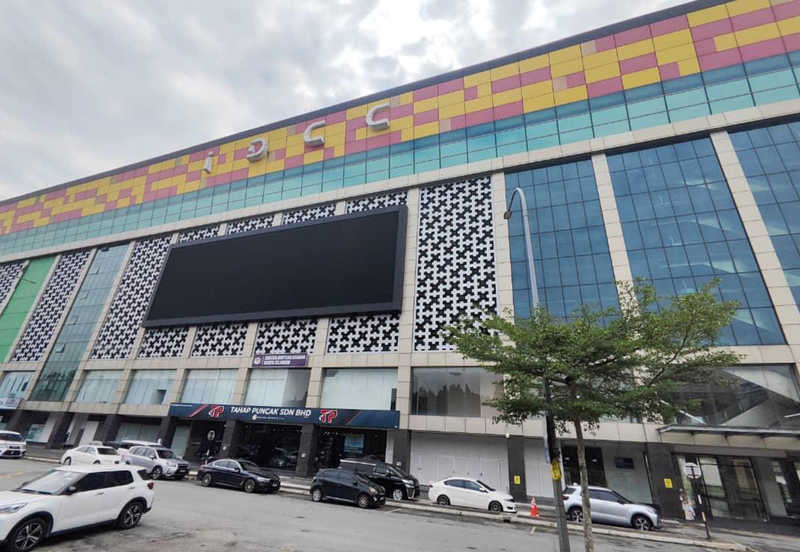 Dataran Otomobil, Seksyen 15