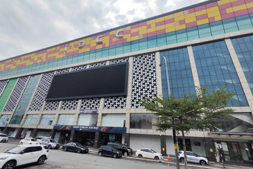 Dataran Otomobil, Seksyen 15