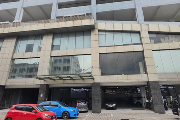 Dataran Otomobil, Seksyen 15