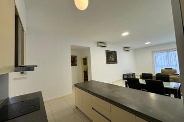 Sixceylon Condominium