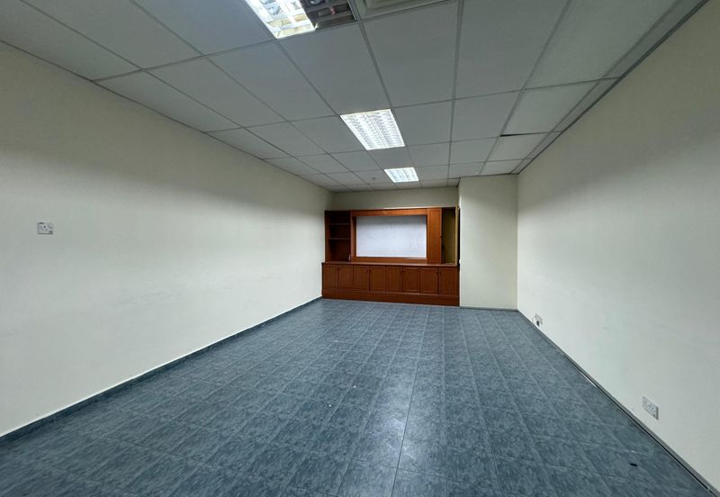 West Port, Pulau Indah