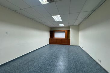 West Port, Pulau Indah