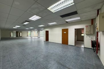 West Port, Pulau Indah