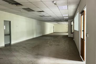 West Port, Pulau Indah