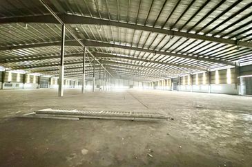 West Port, Pulau Indah