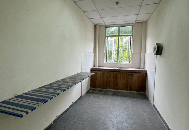 West Port, Pulau Indah