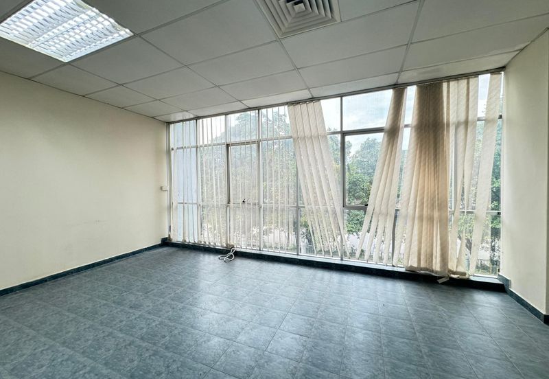 West Port, Pulau Indah