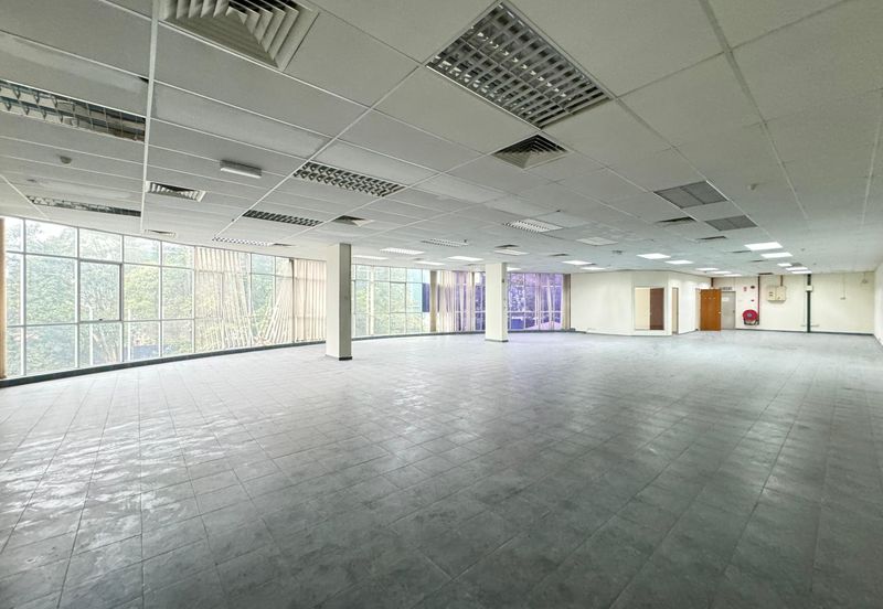 West Port, Pulau Indah