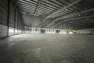 West Port, Pulau Indah