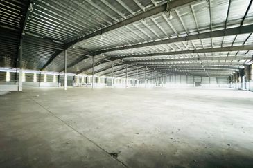 West Port, Pulau Indah