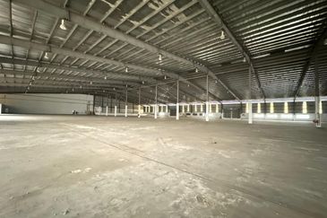 West Port, Pulau Indah