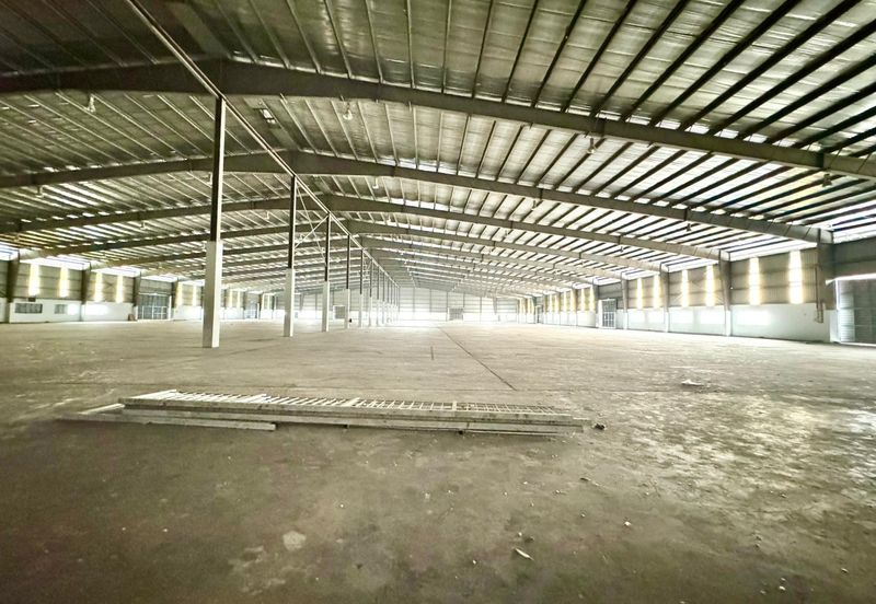 West Port, Pulau Indah