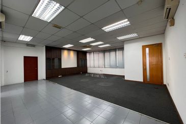 3 storey Shop Office For Sale/Rent, Taman Berkeley Klang, Klang