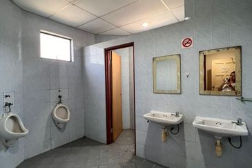 3 storey Shop Office For Sale/Rent, Taman Berkeley Klang, Klang