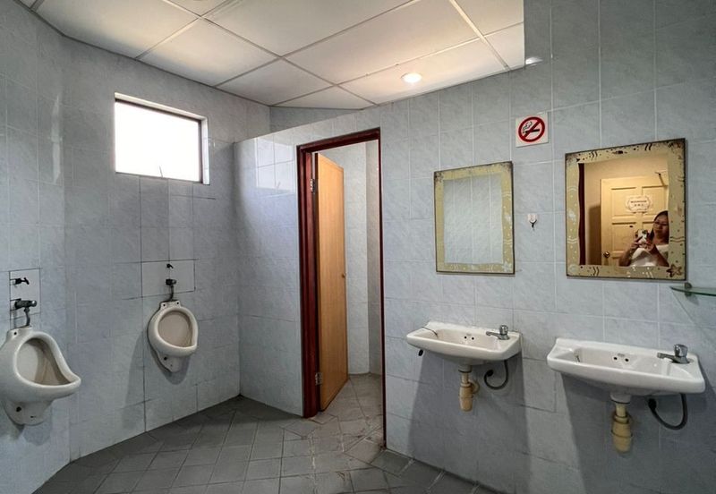 3 storey Shop Office For Sale/Rent, Taman Berkeley Klang, Klang