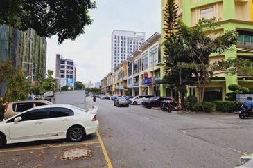 Renovated 1st shop lot to Rent