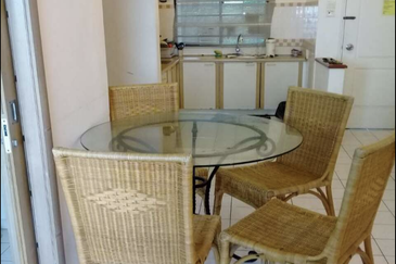 Paradise Lagoon Apartment