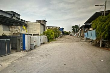 Lukut, Port Dickson,  single storey light industrial factory for sale.