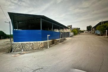 Lukut, Port Dickson,  single storey light industrial factory for sale.