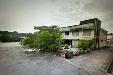 Lukut, Port Dickson,  single storey light industrial factory for sale.