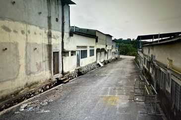 Lukut, Port Dickson,  single storey light industrial factory for sale.