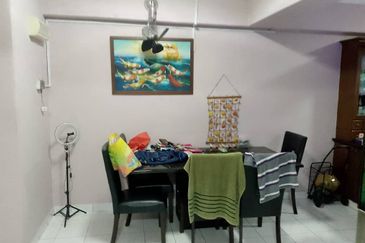 Pangsapuri Bukit Awansari (OG Court)