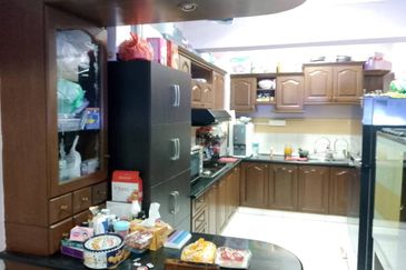 Pangsapuri Bukit Awansari (OG Court)