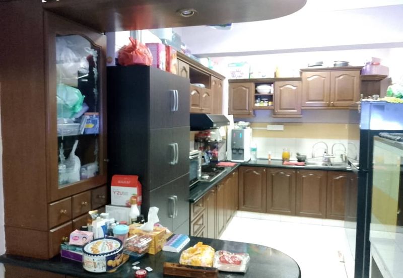 Pangsapuri Bukit Awansari (OG Court)