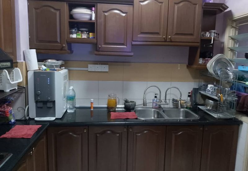 Pangsapuri Bukit Awansari (OG Court)