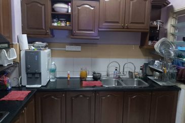 Pangsapuri Bukit Awansari (OG Court)