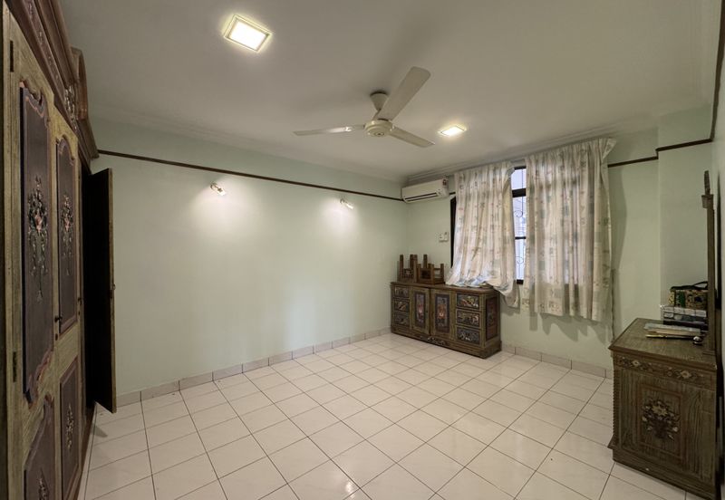 KGSAAS Golf Club, Seksyen 13