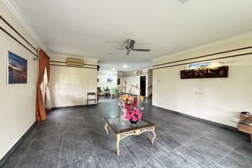 KGSAAS Golf Club, Seksyen 13