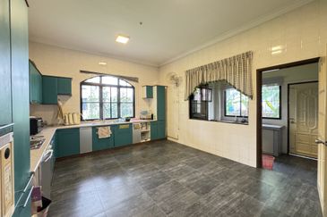 KGSAAS Golf Club, Seksyen 13