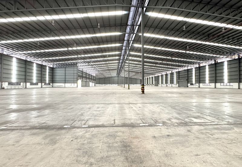 West Port, Pulau Indah