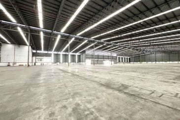 West Port, Pulau Indah