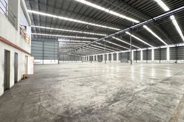 West Port, Pulau Indah