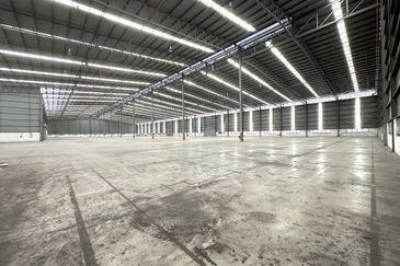 West Port, Pulau Indah