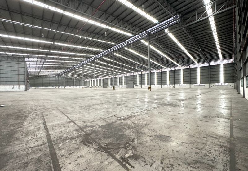 West Port, Pulau Indah